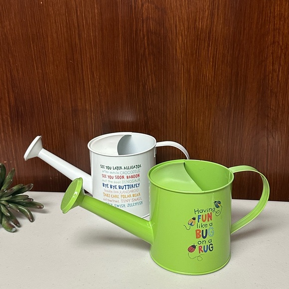 2 metal Watering can - Picture 2 of 8